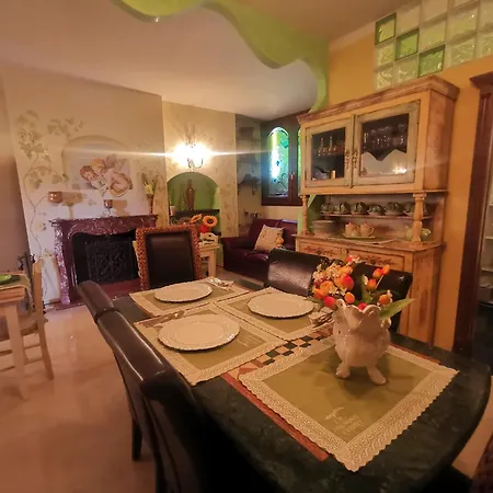 Queen's Luxurious House Галлиполи