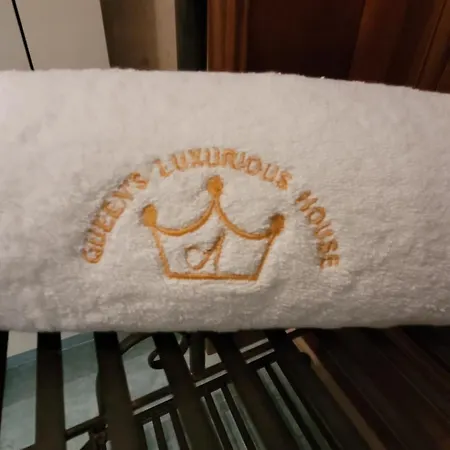 Queen's Luxurious House Отель типа 