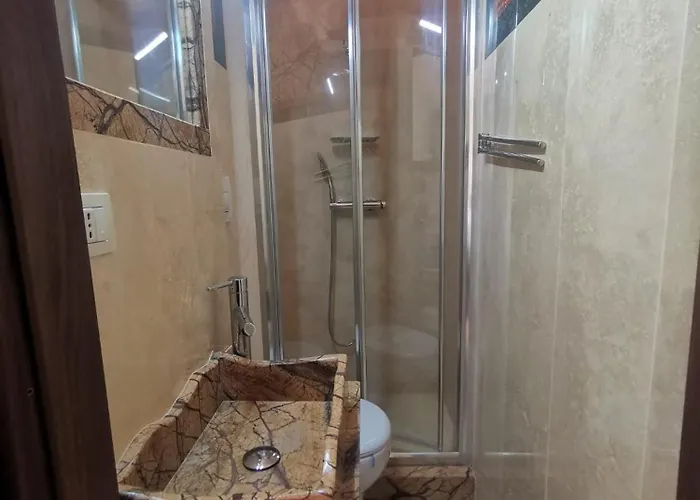 Bed & Breakfast Queen's Luxurious House