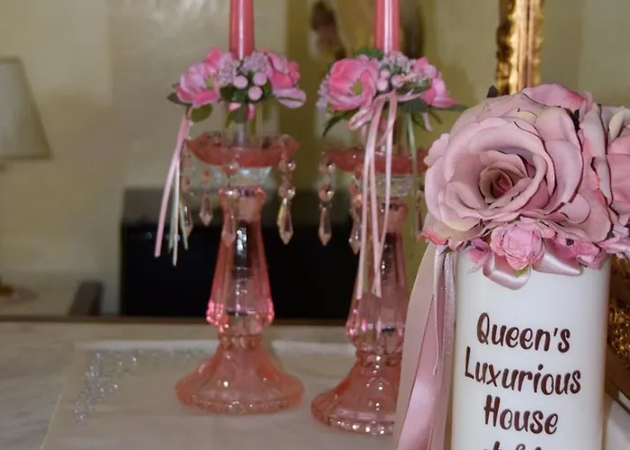 Queen's Luxurious House Bed & Breakfast