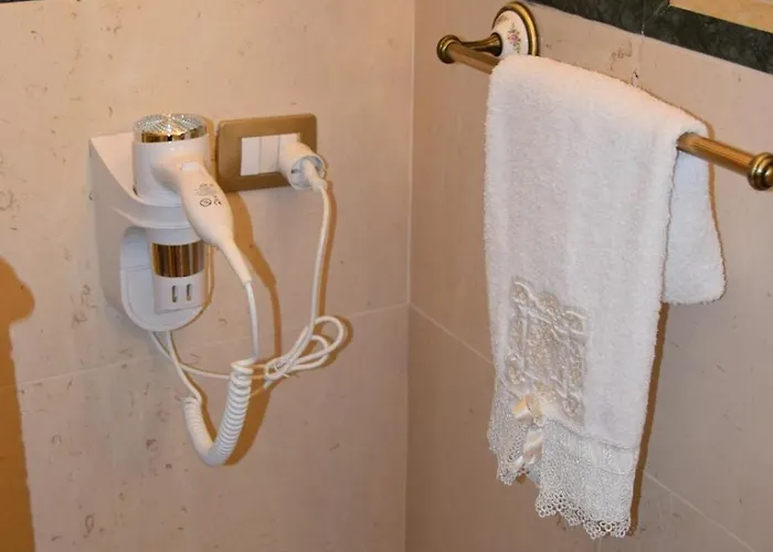 Queen's Luxurious House 3*