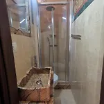 Bed & Breakfast Queen's Luxurious House