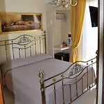 Queen's Luxurious House Bed & Breakfast Gallipoli