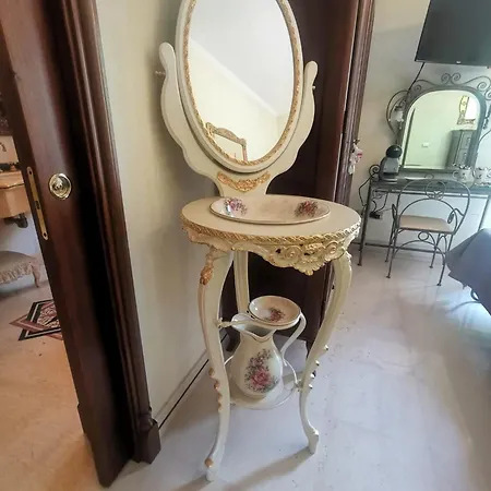 فندق مبيت وإفطار Queen's Luxurious House 3*