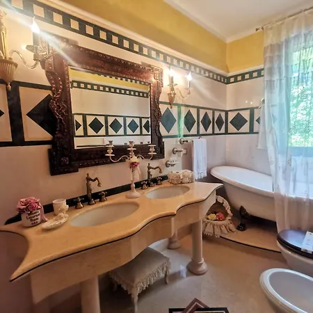 Couette-café Queen's Luxurious House