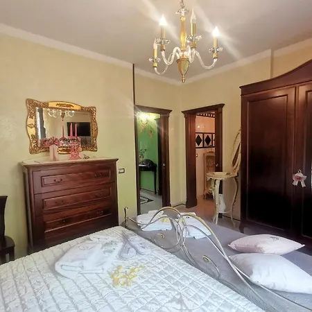 فندق مبيت وإفطار Queen's Luxurious House غالّيبولي