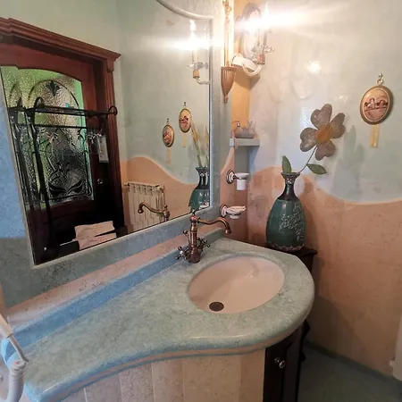 فندق مبيت وإفطار Queen's Luxurious House غالّيبولي