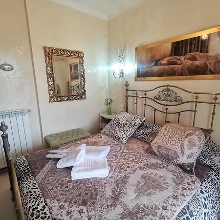 فندق مبيت وإفطار Queen's Luxurious House