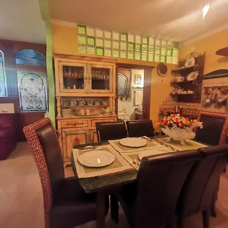 فندق مبيت وإفطار Queen's Luxurious House