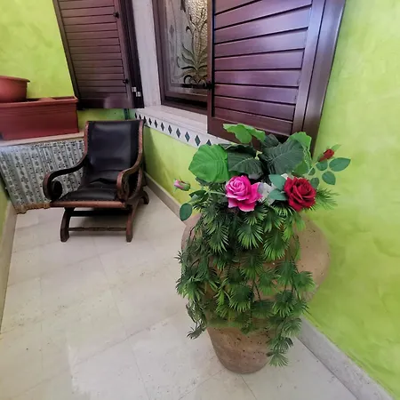 فندق مبيت وإفطار Queen's Luxurious House غالّيبولي