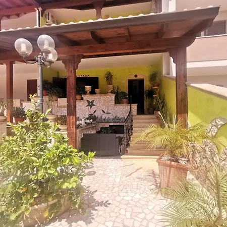 فندق مبيت وإفطار Queen's Luxurious House غالّيبولي