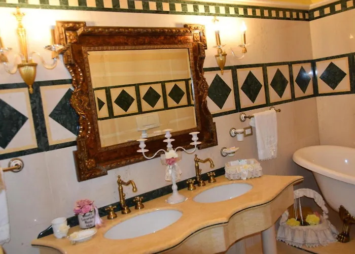 Queen's Luxurious House 3* 加利波利