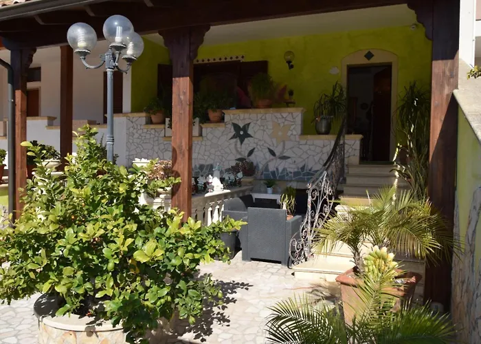 Queen's Luxurious House 住宿加早餐酒店